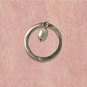 Ring with a pearl